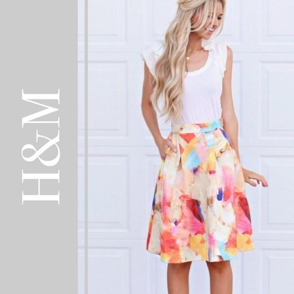 H&M Dresses & Skirts - NEW H&M Watercolor Jacquard Embossed Skirt Size 12